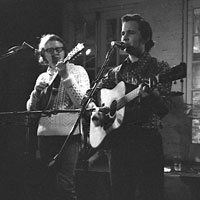 Mike Melford, Fred Bartenstein, Vassar Clements. Cafe Passim, Cambridge, MA. 1972. (Photo: Henry Horenstein)