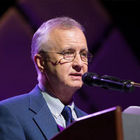 
Fred Bartenstein presents the International Bluegrass Music Museums Distinguished Achievement Award, World of Bluegrass, Raleigh, NC, October 1, 2015. (Photo: Daniel Boner)